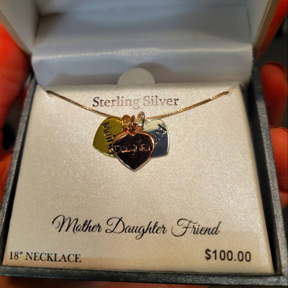 NWT Necklace